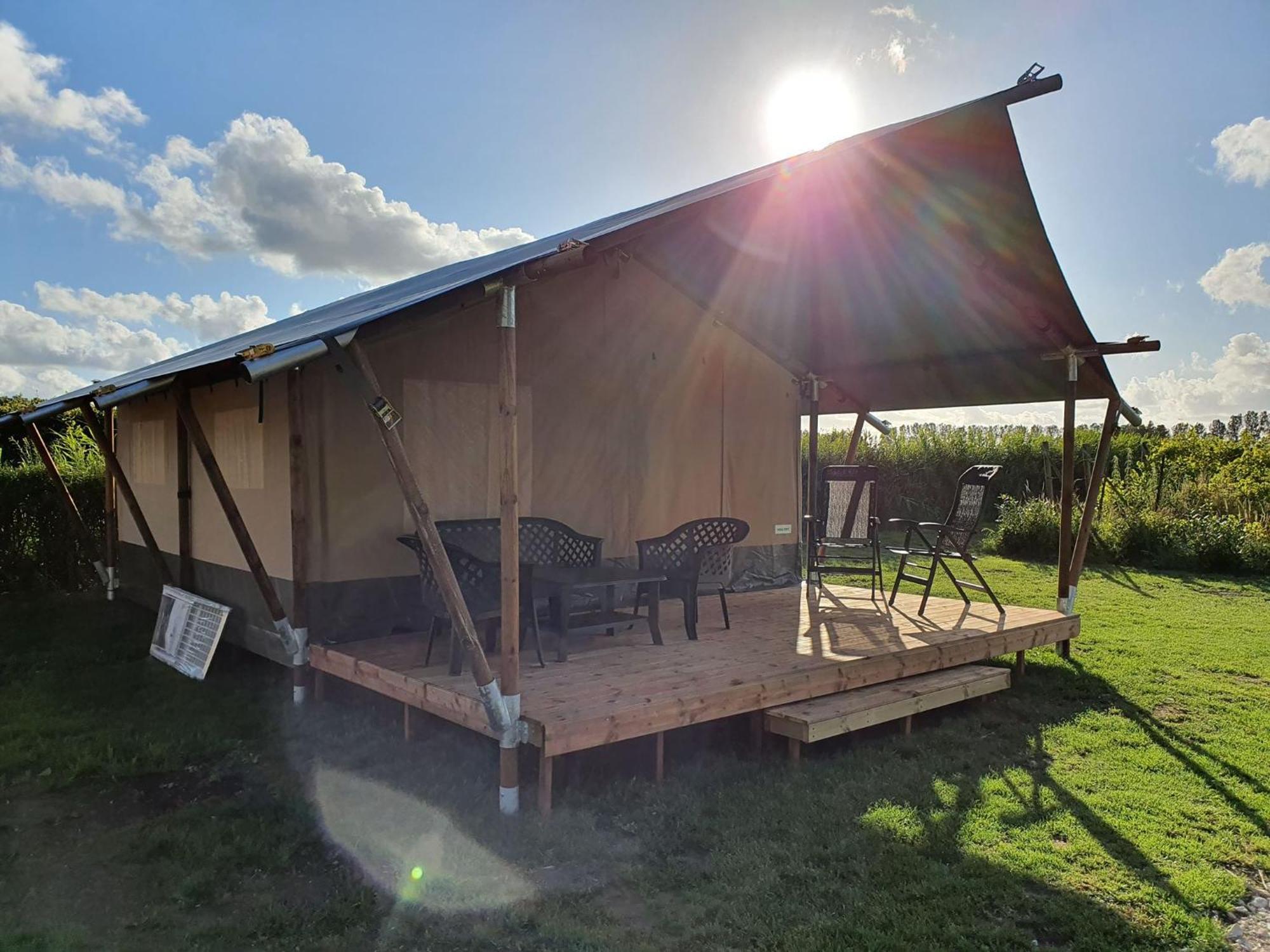 Camping De Oude Rijn Ter Aar Ruang foto